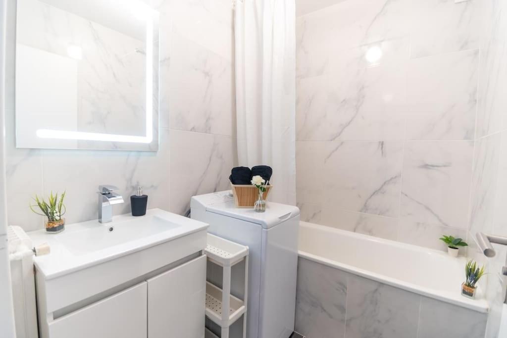 Le Citadin-T1-28M2-Pte Paris M7 Apartman Le Kremlin-Bicêtre Kültér fotó